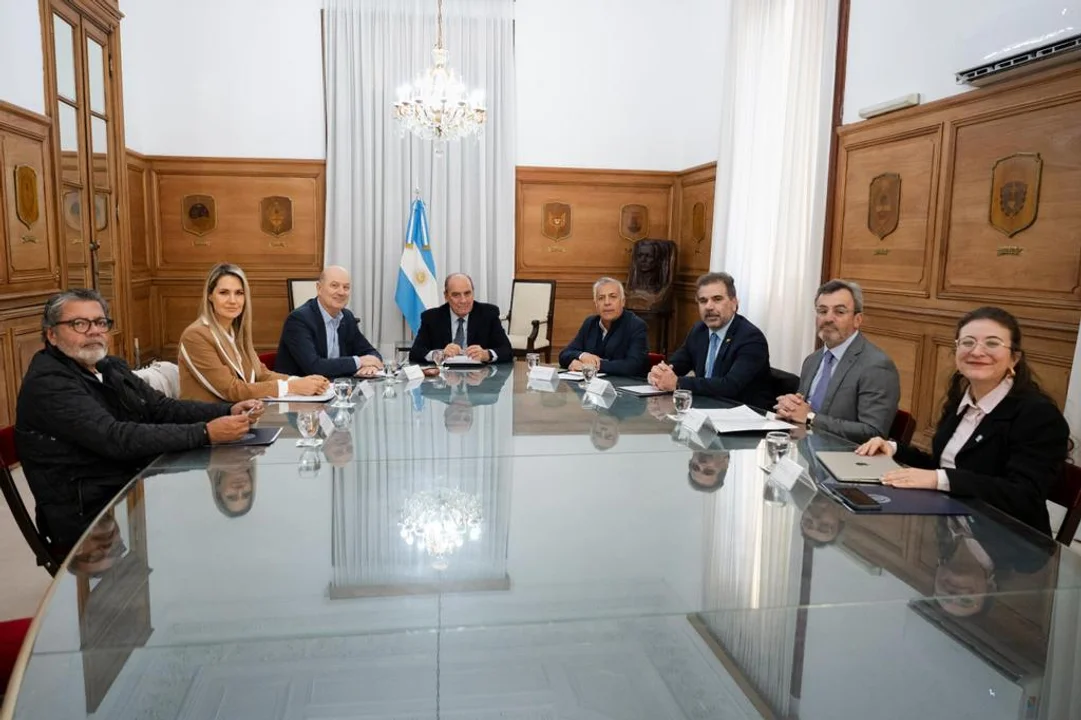 El Gobierno avanza en el debate del Pacto de Mayo sobre recursos naturales y comercio exterior