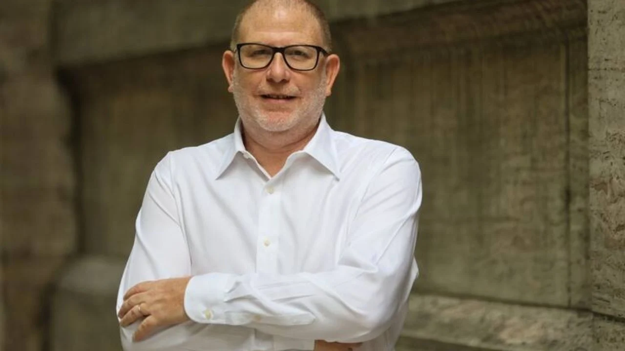 Andrés Borenstein señala que la baja del riesgo país es un “premio” del mercado para Argentina