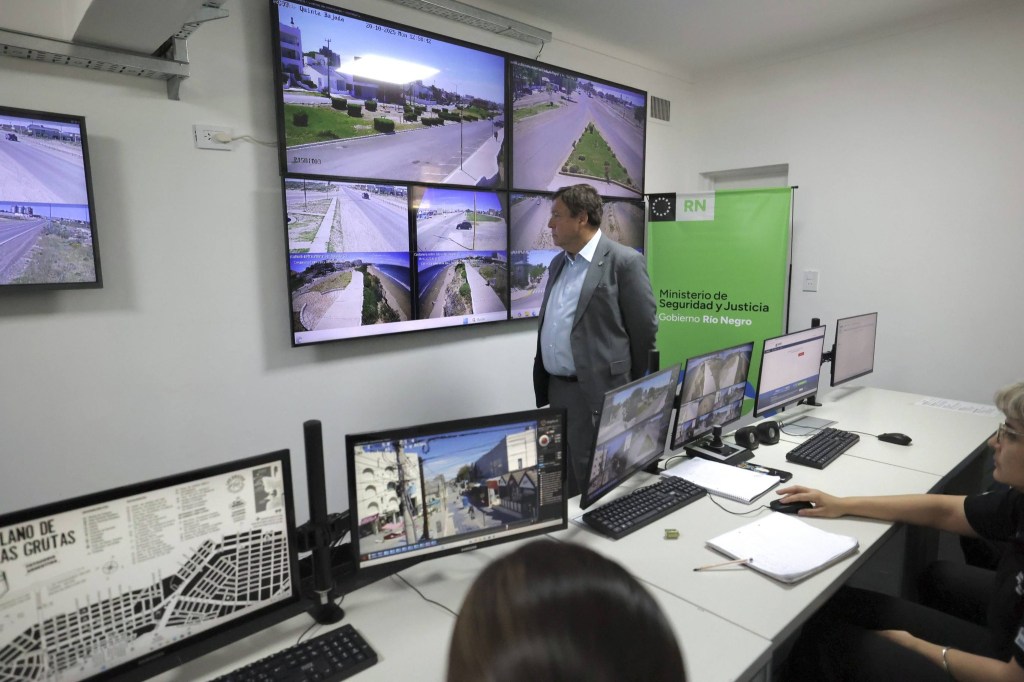 Con Alberto Weretilneck, Río Negro redujo 23% los robos en enero y consolida una baja sostenida del delito en la provincia 