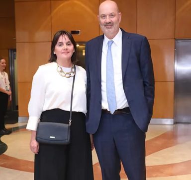 Perfil y polémica: quién es la esposa de Federico Sturzenegger y su rol en un contrato estatal