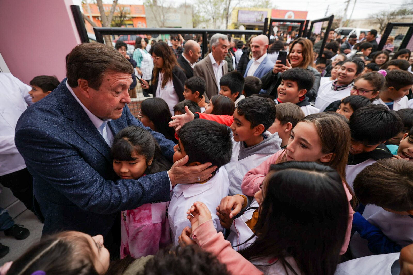 Río Negro inicia las clases sin demoras y con calendario cumplido durante la gestión de Alberto Weretilneck