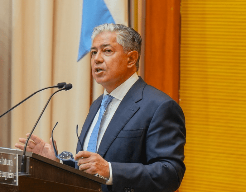 Más conectividad: Rolo Figueroa ejecutará 174 kilómetros de asfalto en distintas localidades&nbsp;neuquinas