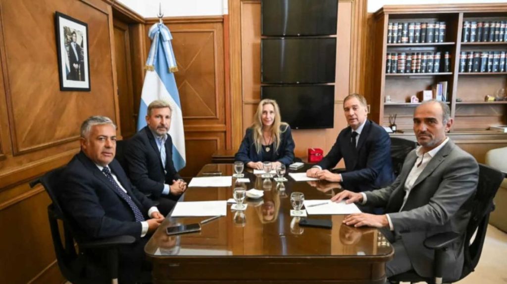 Karina Milei avanzó con gobernadores en un esquema de obras con inversión privada