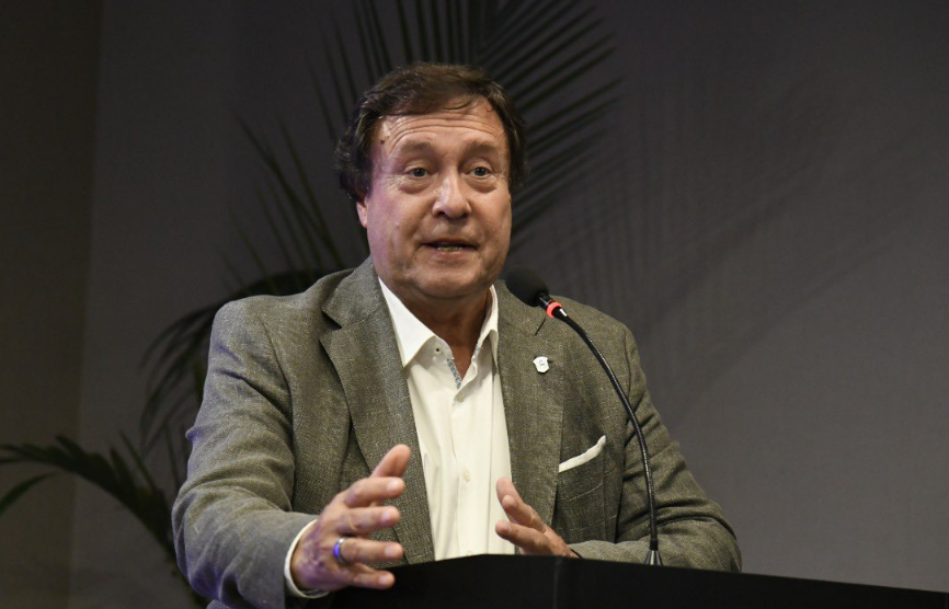 Weretilneck recorrió la empresa Ecomin y destacó el crecimiento de una empresa nacida en Río Negro