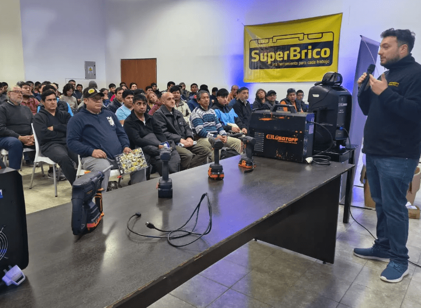 Gestión Durand: Ya son 8 mil inscriptos para capacitándose en mecánica y más de 120 mil personas que se están formando en la Escuela de&nbsp;Emprendedores