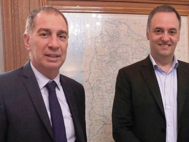 Ravier confirmó el inicio de la transición entre Adorni y Santilli