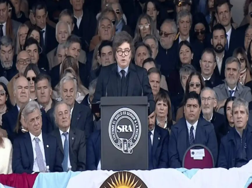“El cambio se construye con trabajo”: Vidal respaldó el mensaje de Milei en la Rural