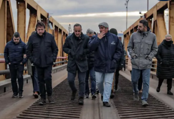 La primera exportación de GNL desde Río Negro se acerca: la obra ya supera el 60% y Weretilneck recorrió el avance en Fuerte Argentino 