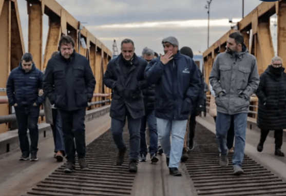 La primera exportación de GNL desde Río Negro se acerca: la obra ya supera el 60% y Weretilneck recorrió el avance en Fuerte Argentino 