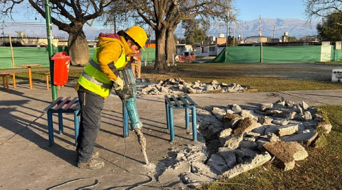 Durand inició la restauración de cuatro plazas de la zona sur con mejoras en juegos, iluminación y espacios comunitarios:  «Bajamos a los barrios para ver la realidad tal como es y entender qué&nbsp;falta”