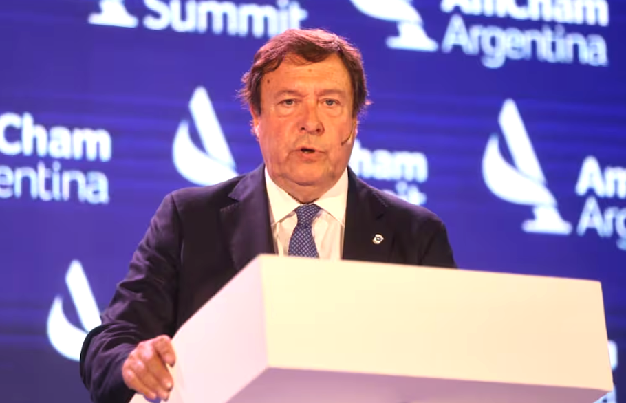 Weretilneck en Amcham: Destacó el crecimiento del empleo privado y el impacto de las inversiones energéticas en la vida de los rionegrinos