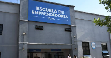 Vecinos actualizaron sus conocimientos en oficios con una nueva capacitación de la Escuela de Emprendedores: «En Salta, prepararse para trabajar es el camino»