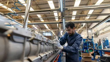 El empleo privado cayó en casi 46.000 puestos durante el primer semestre