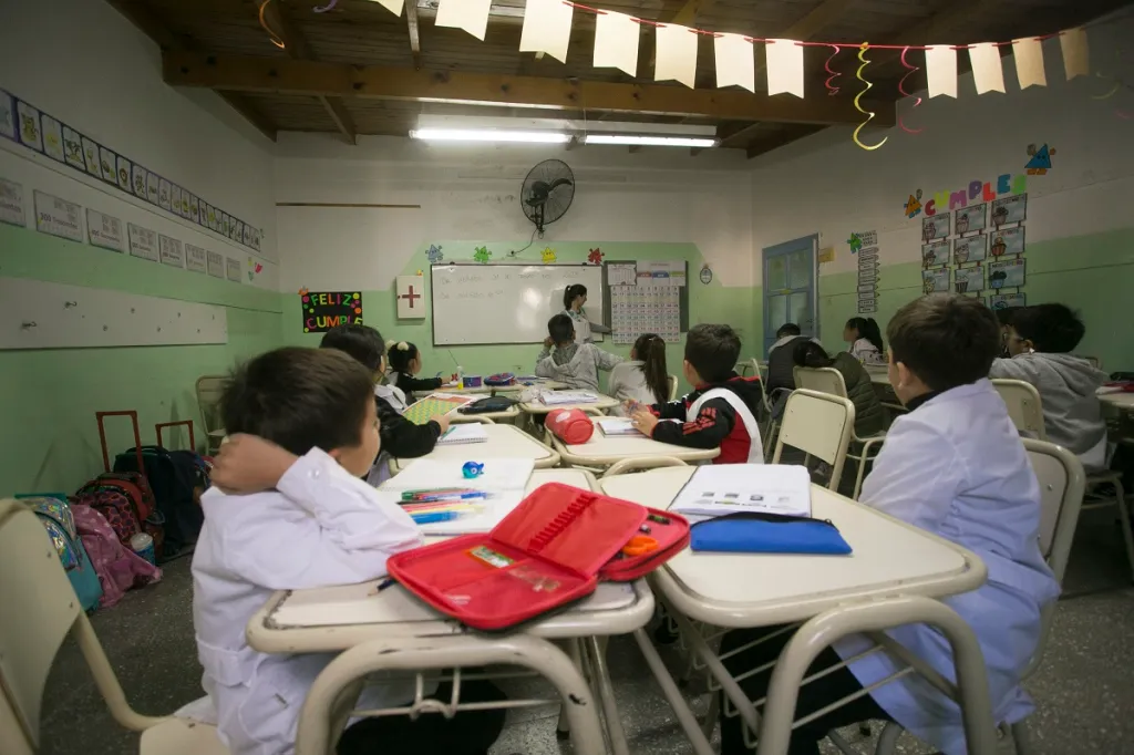 Weretilneck acerca el Registro Civil a las escuelas para que chicos de Río Negro actualicen su DNI